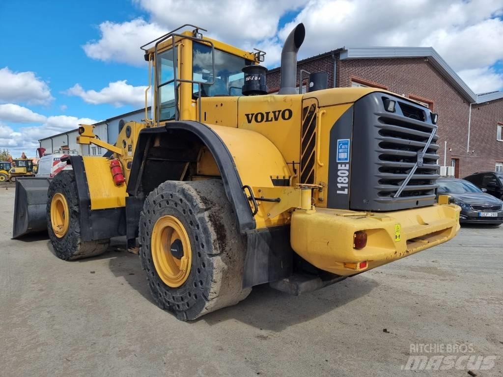 Volvo L 180 E Колесни товарачи
