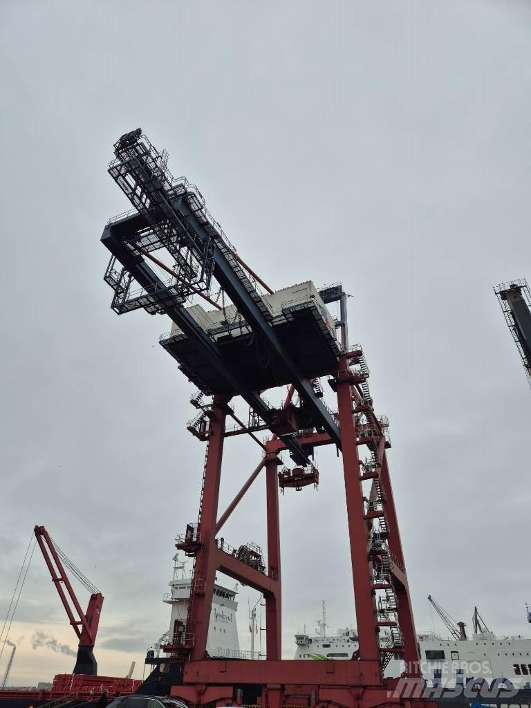  ZPMC STS Кранове от кораб до брега
