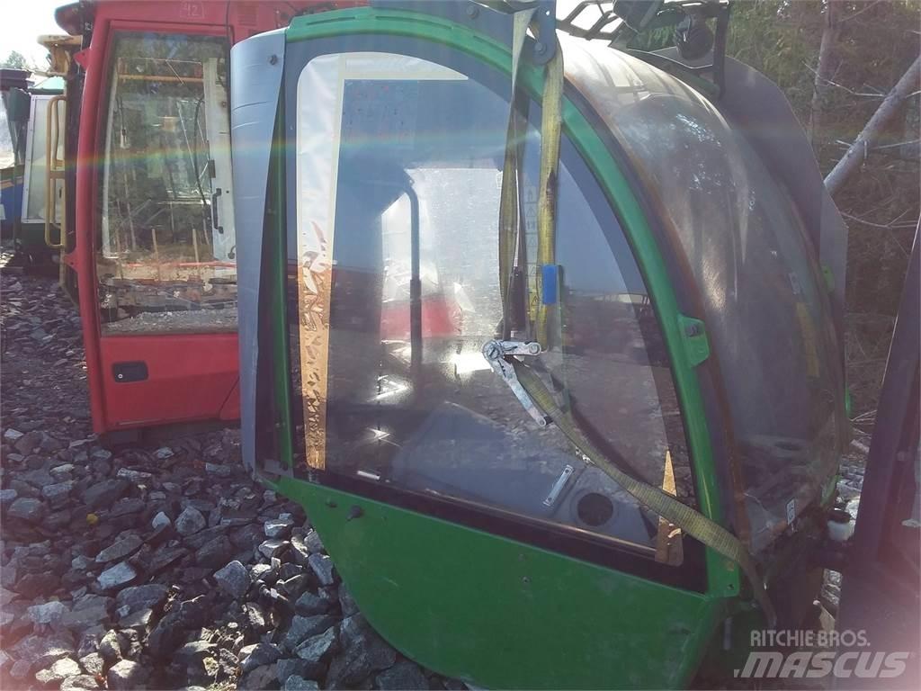 John Deere 1270e Кабина