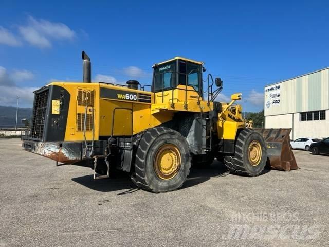 Komatsu WA 600-6 Колесни товарачи