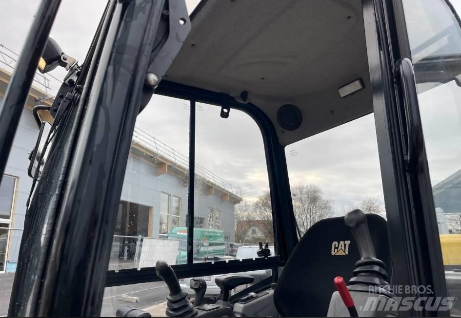 CAT 301.7 D Мини екскаватори < 7 т