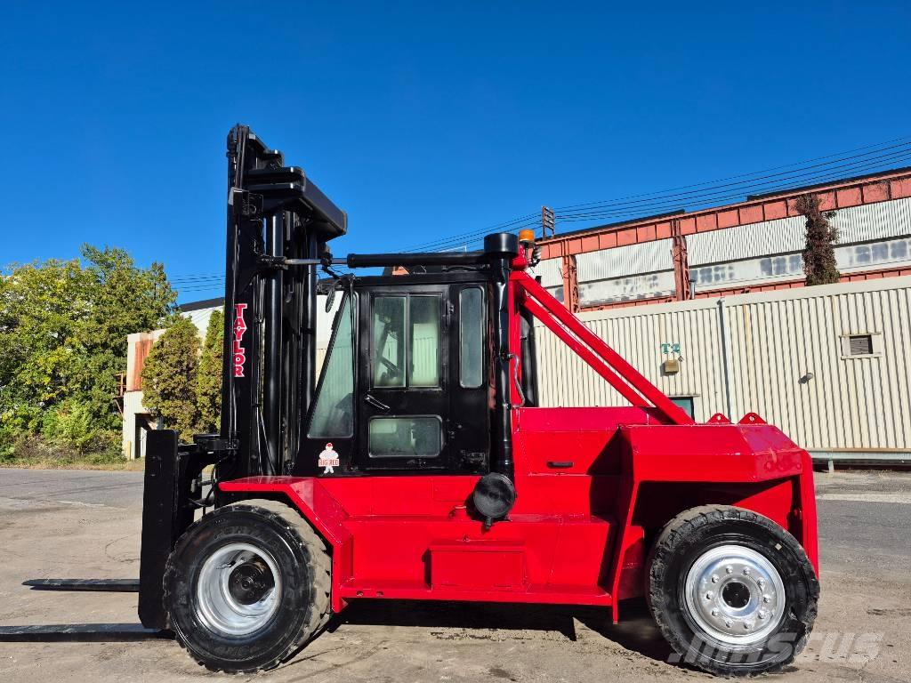 Taylor TX300S Вилични кари-повдигачи - други