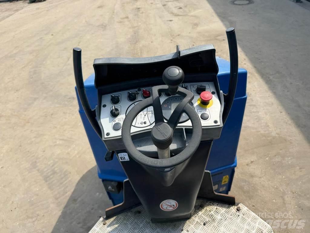 Bomag BW 100 AD-5 Двойни барабанни ролки
