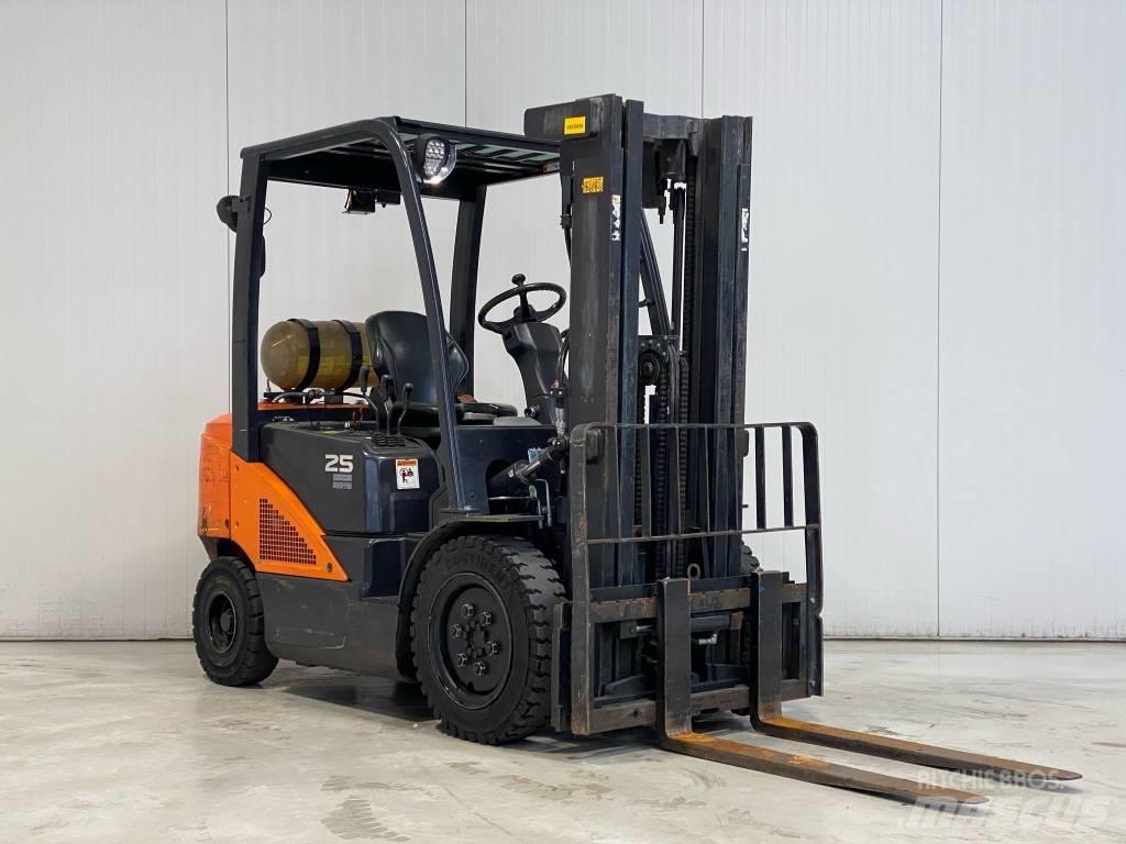 Doosan G25N-7 Камиони с АГУ