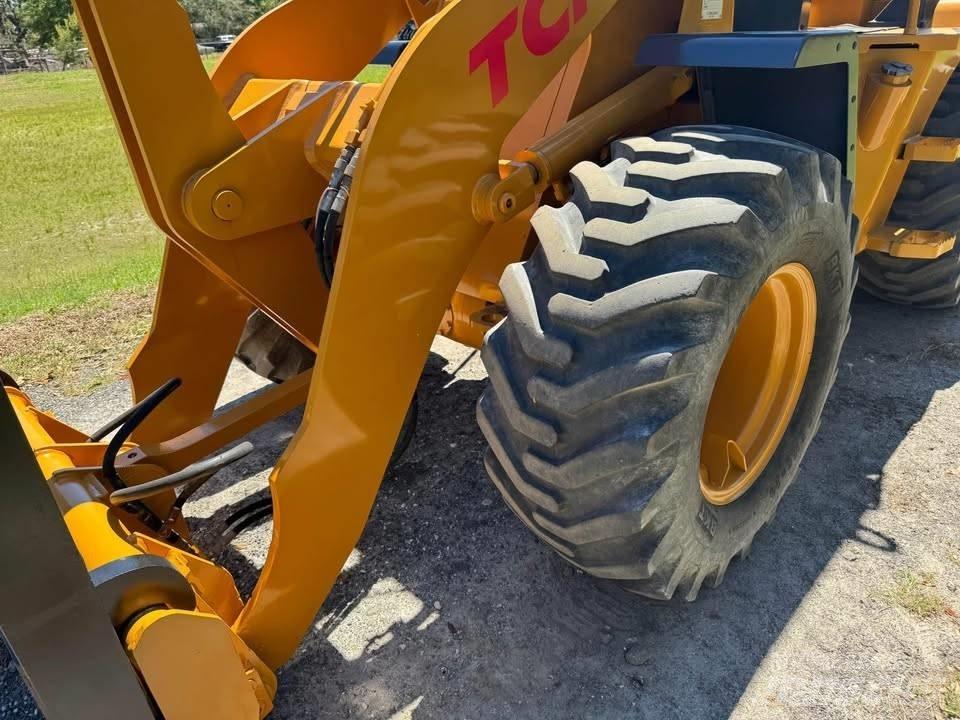 TCM E 820 Колесни товарачи