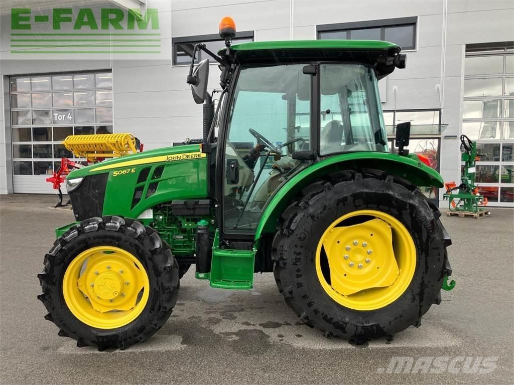 John Deere 5067E Трактори
