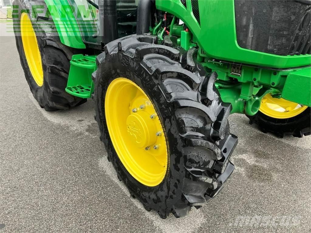 John Deere 5067E Трактори