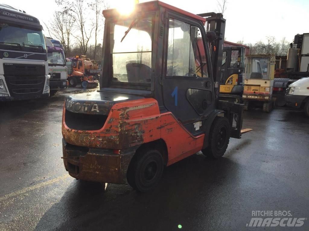 Toyota 02-8 FD JF 35 Дизелови камиони