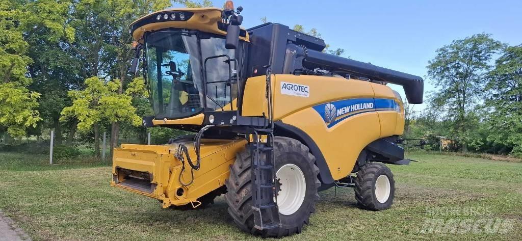 New Holland CX6.90 Комбайни