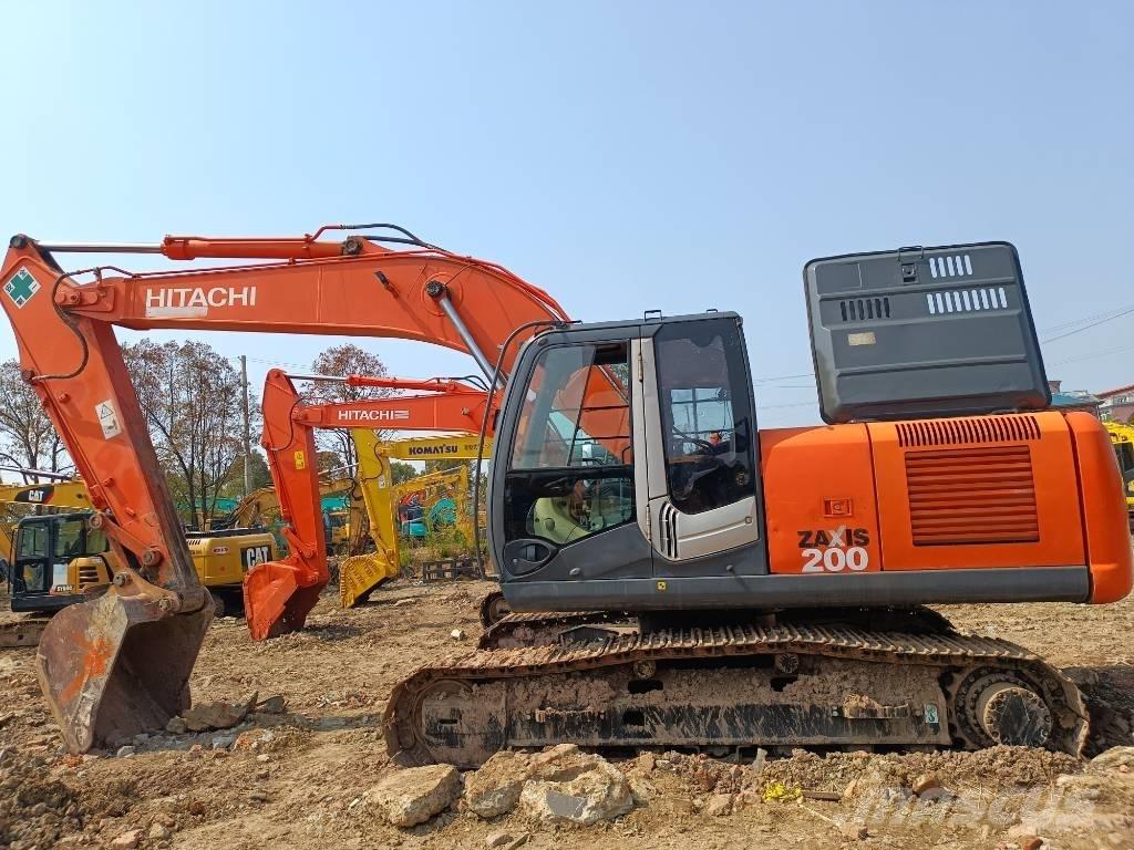 Hitachi ZX 200 Средни екскаватори 7т - 12т