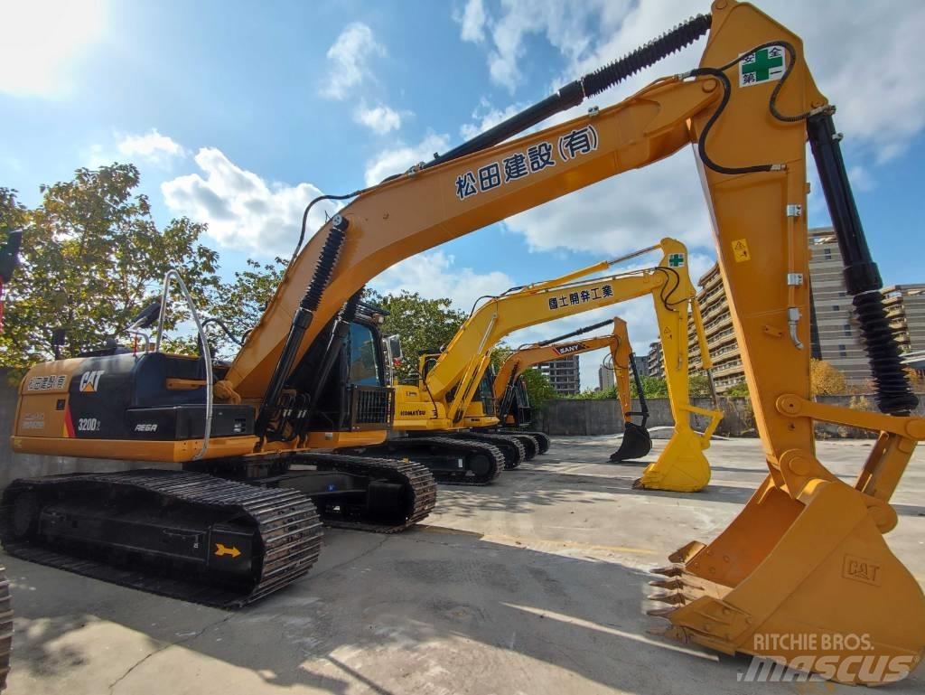 CAT 320D2 Средни екскаватори 7т - 12т