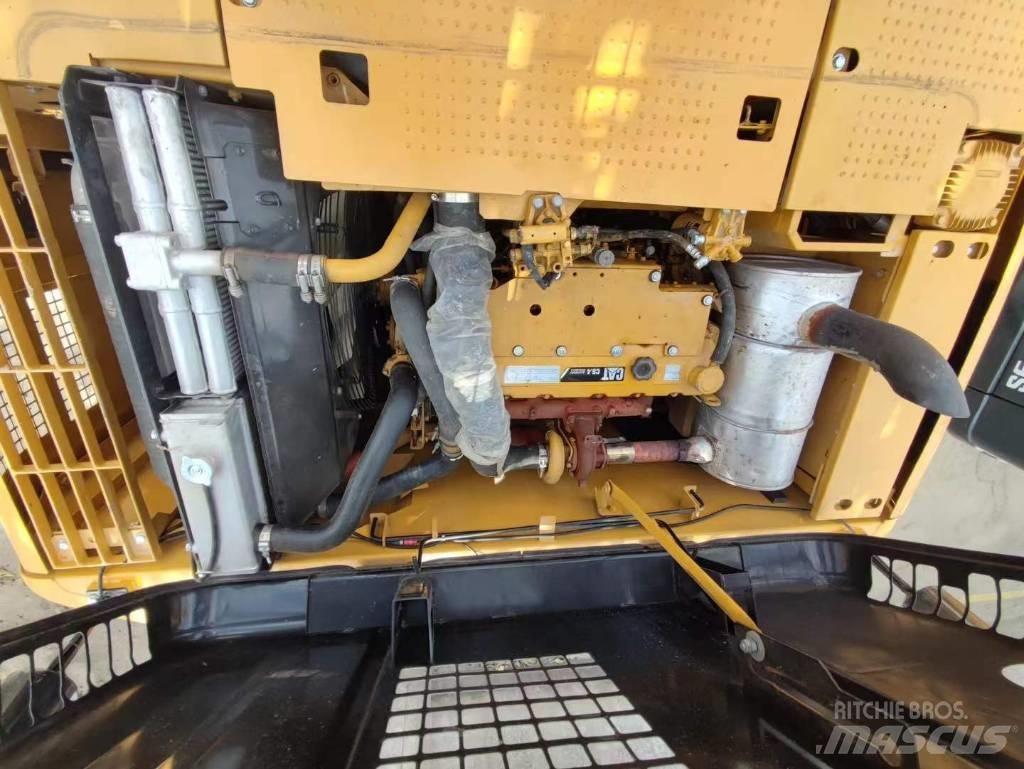 CAT 320D2 Средни екскаватори 7т - 12т