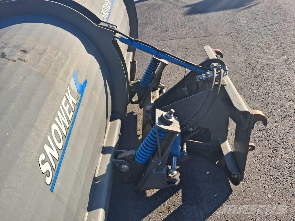 Snowek Alueaura 3200 Снегочистачки