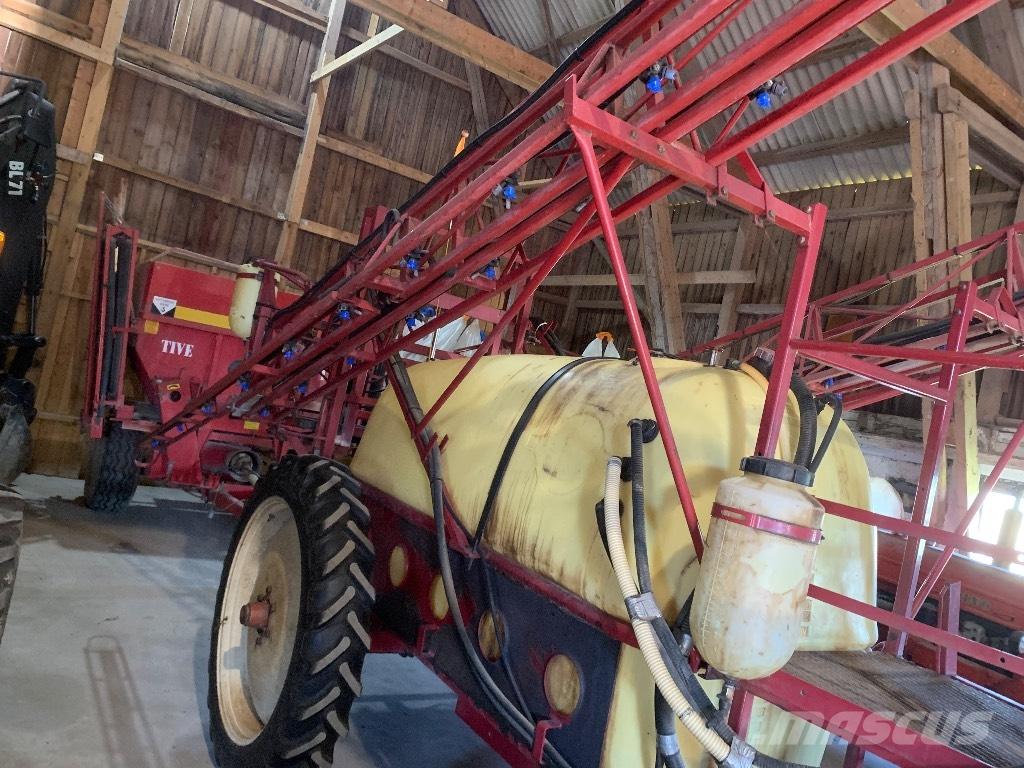 Hardi TZY 2400 Прикачни пръскачки
