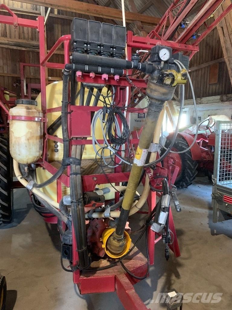 Hardi TZY 2400 Прикачни пръскачки

