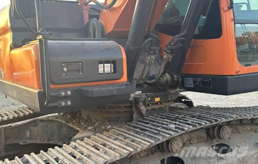 Doosan DX220 Верижен екскаватор