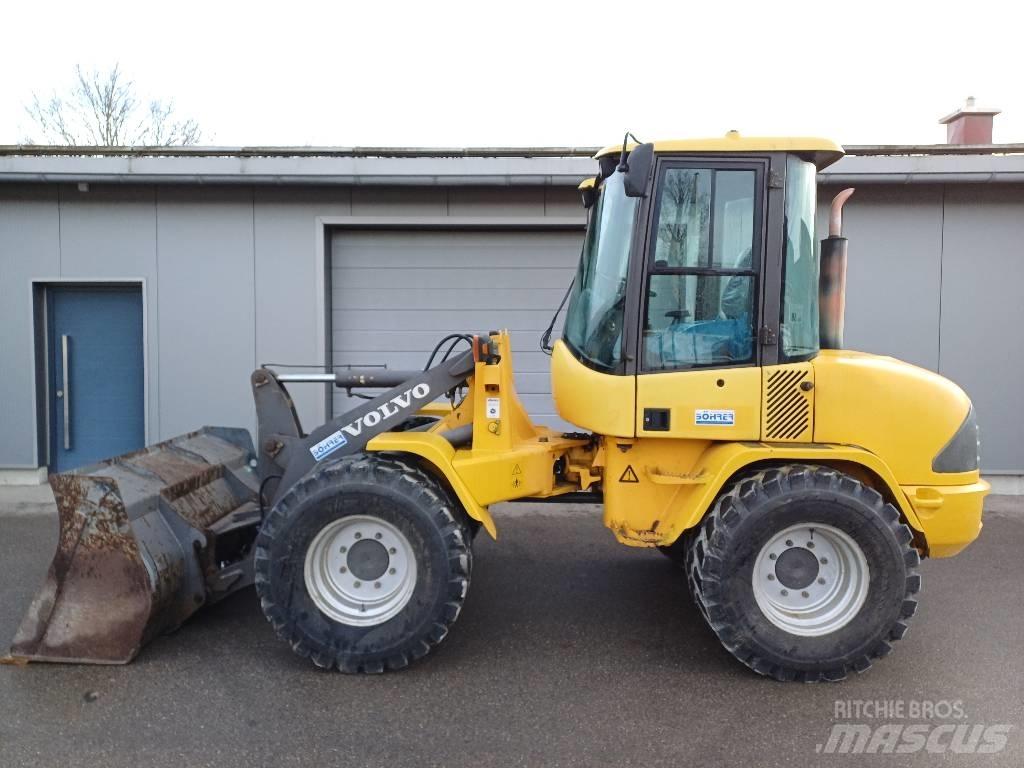 Volvo L 30 B Колесни товарачи
