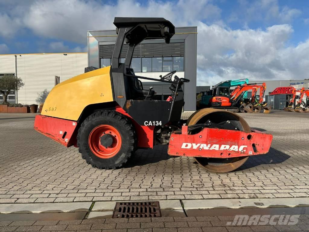 Dynapac CA 134 D Еднобарабанни ролки
