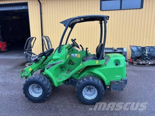 Avant 528 Трактори