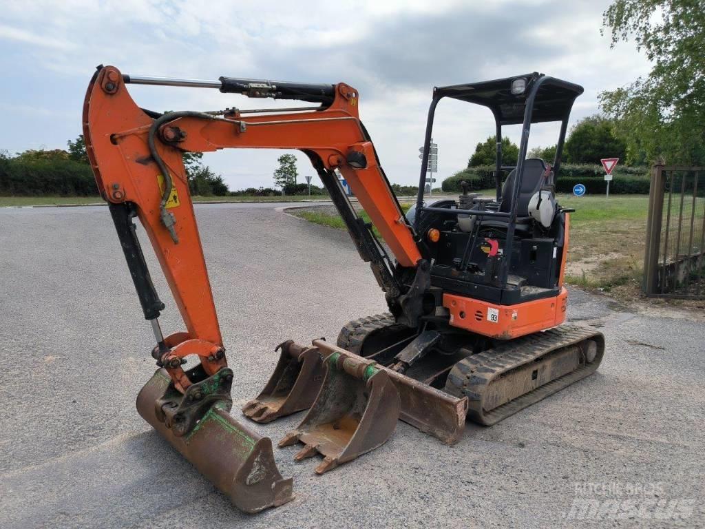 Hitachi ZX 26 U-5 A Мини екскаватори < 7 т