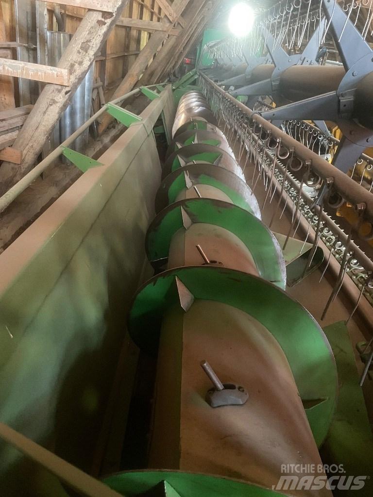John Deere T670 Комбайни