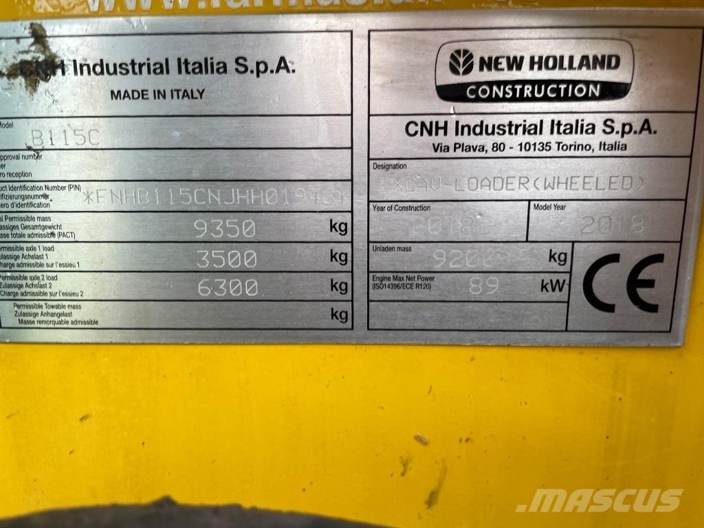 New Holland B115C Товарач със заден ексватор