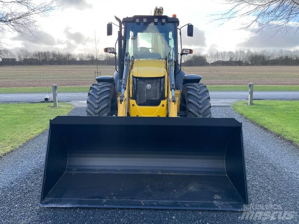 New Holland B115C Товарач със заден ексватор