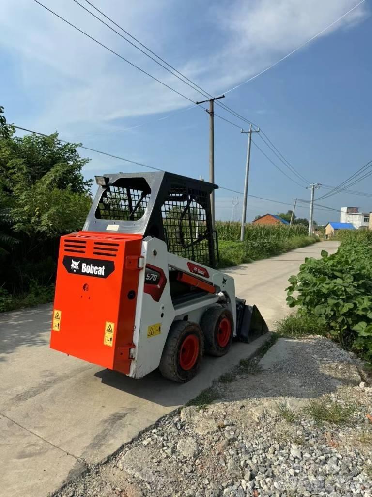Bobcat S70 Мини товарачи
