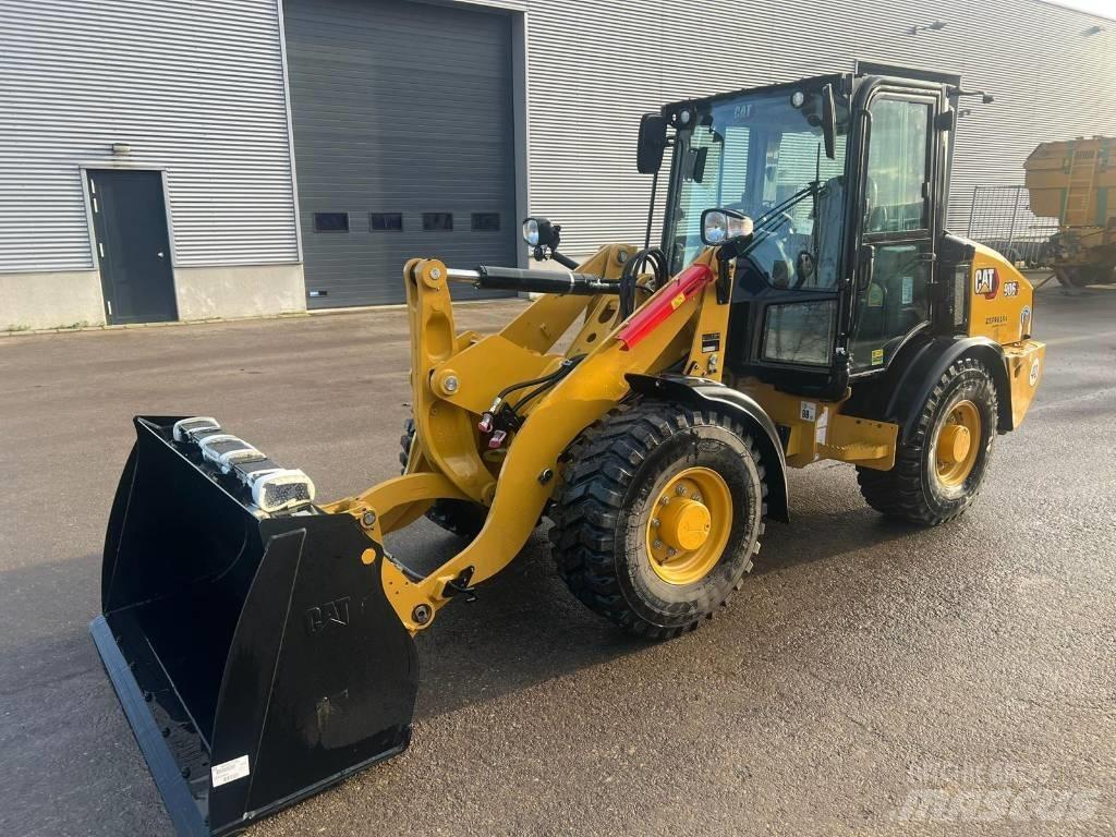 CAT 906 Колесни товарачи