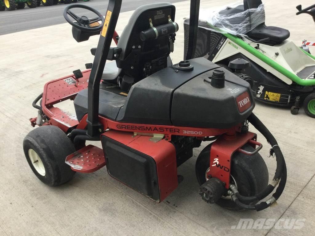 Toro 3250D Тракторни косачки