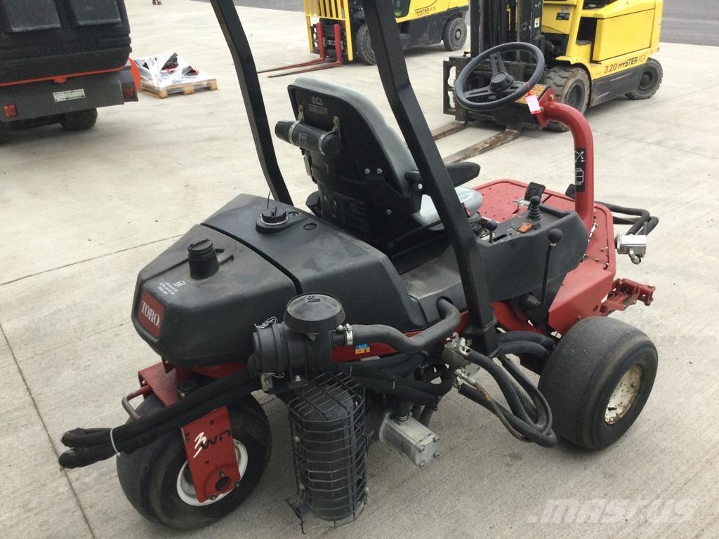 Toro 3250D Тракторни косачки