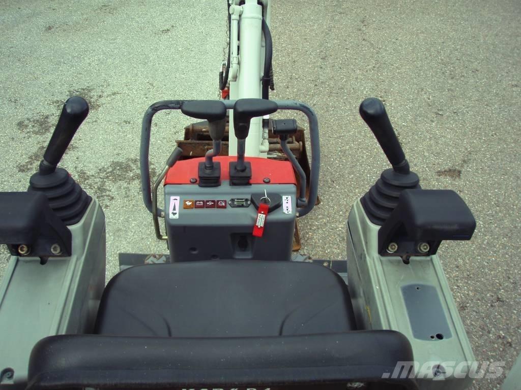 Takeuchi TB 210 R Мини екскаватори < 7 т