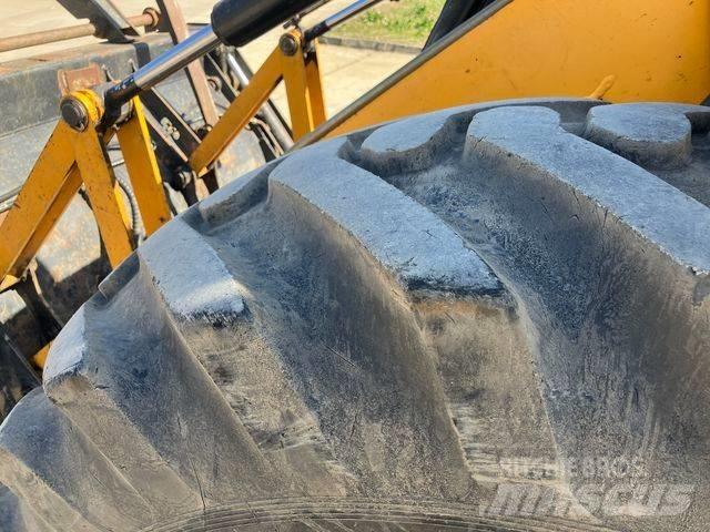 JCB 4 CX Товарач със заден ексватор