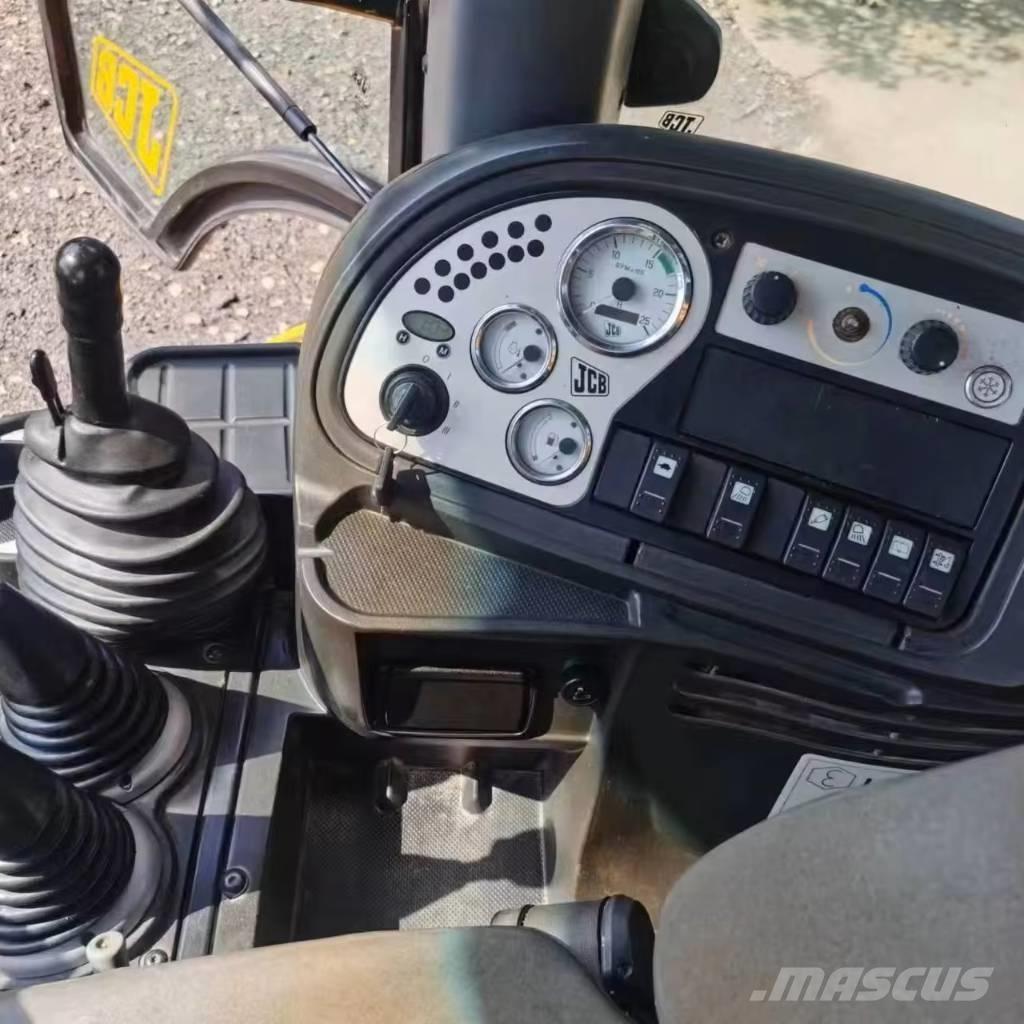 JCB 3CX Товарач със заден ексватор
