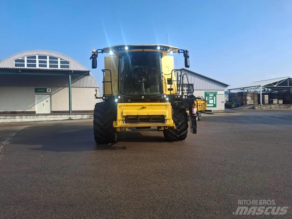 New Holland CX8.70 Комбайни