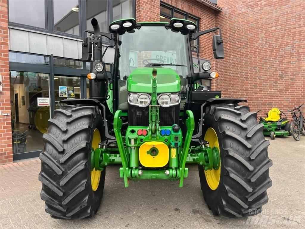 John Deere 6120M Трактори
