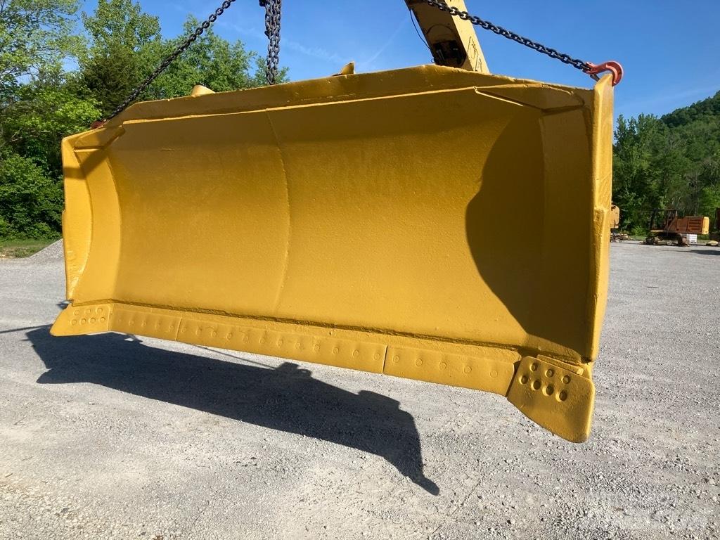 CAT D9T SU Blade Остриета