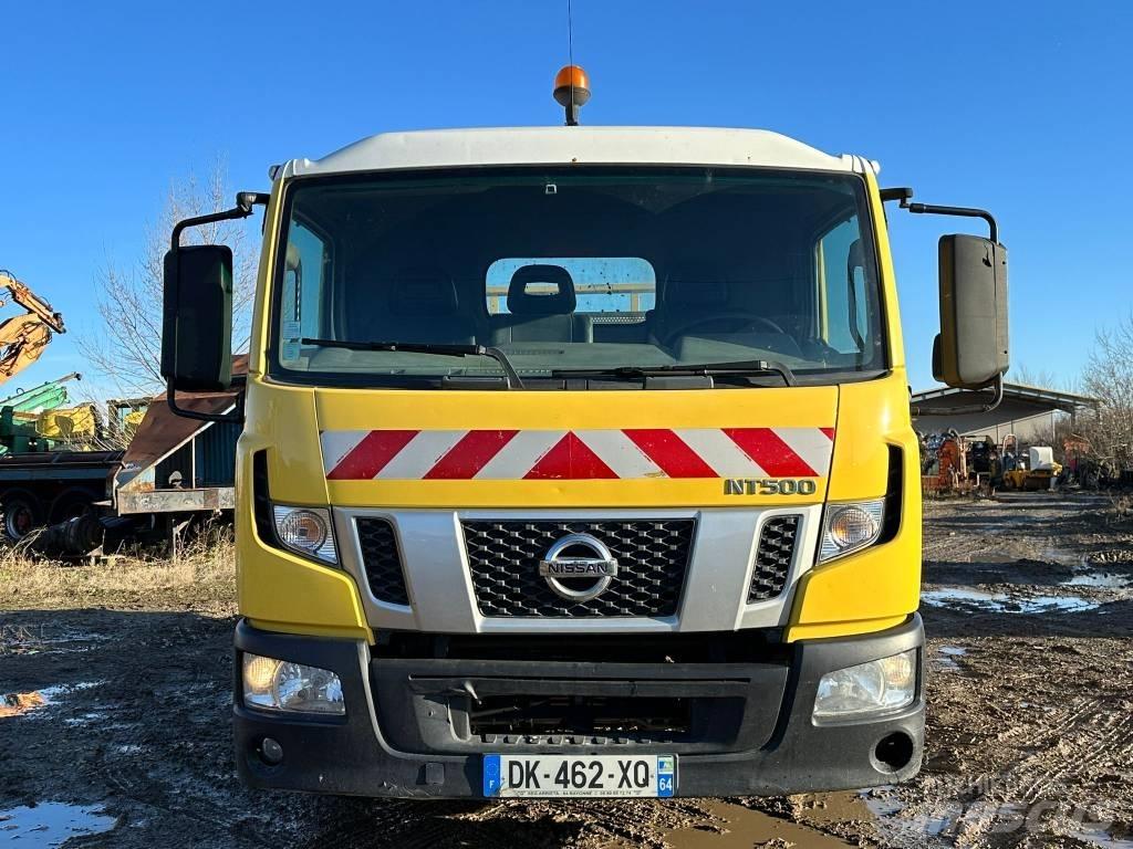Nissan NT500 Пикапи