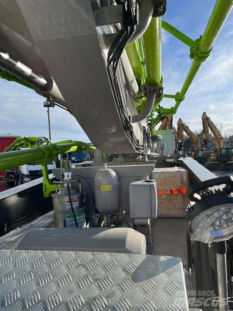 Zoomlion ZL43 Бетонопомпи
