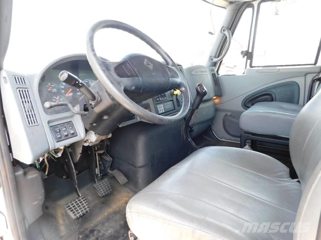 International 4400 Автофургони