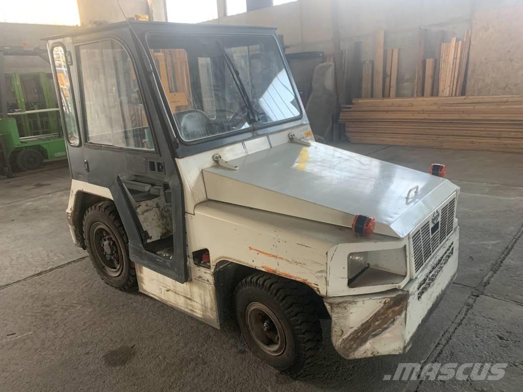 Nissan TD2500 V-2579 Летищно оборудване
