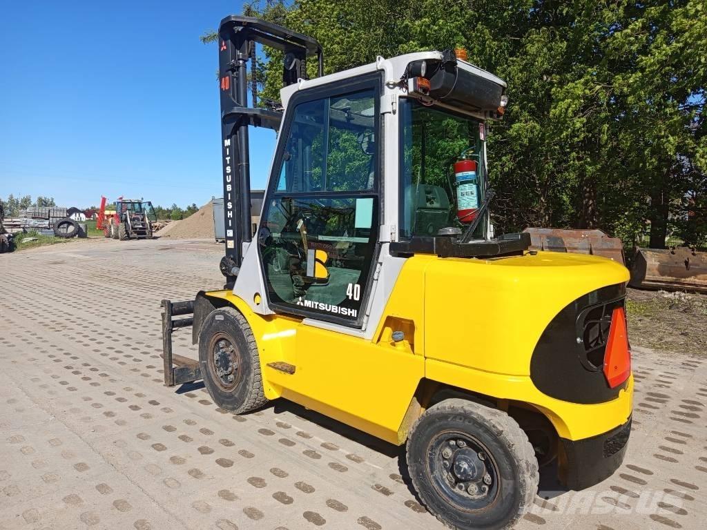 Mitsubishi FD 40 K Дизелови камиони
