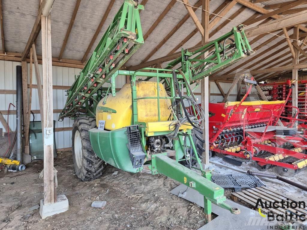John Deere 732 Прикачни пръскачки

