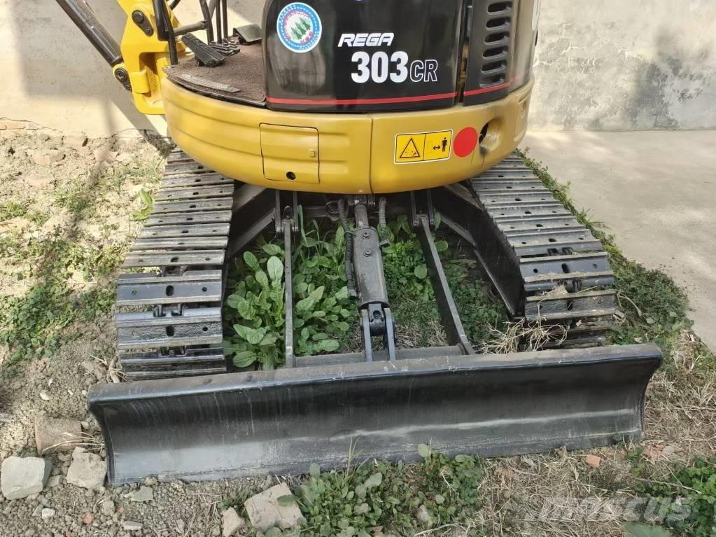 CAT 303 CR Мини екскаватори < 7 т