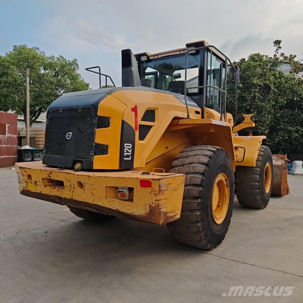 Volvo L120E Колесни товарачи