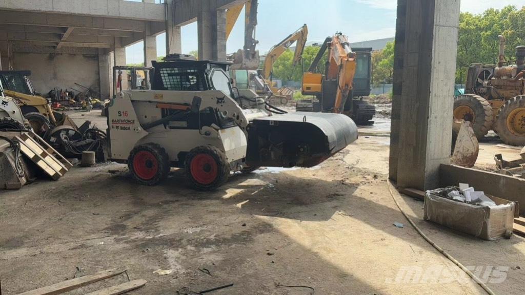 Bobcat S 16 Мини товарачи
