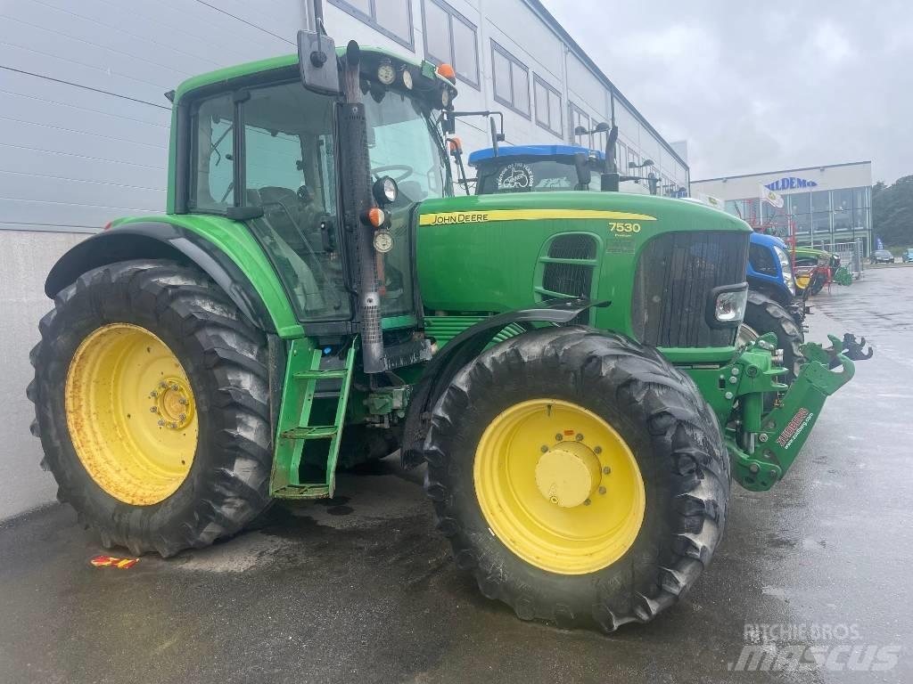 John Deere 7530 Трактори