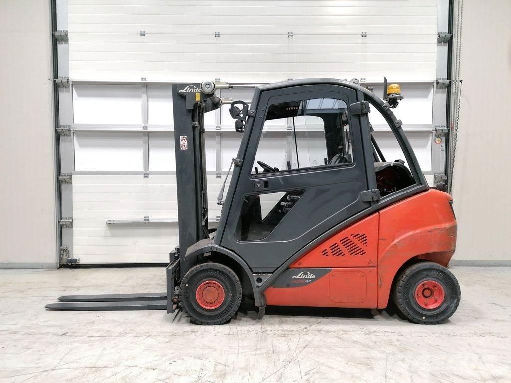 Linde H25T-02 Камиони с АГУ