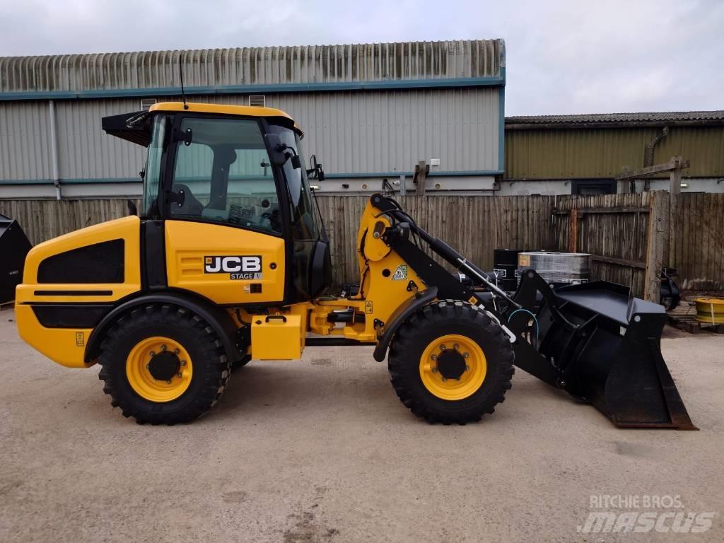 JCB 407 Колесни товарачи