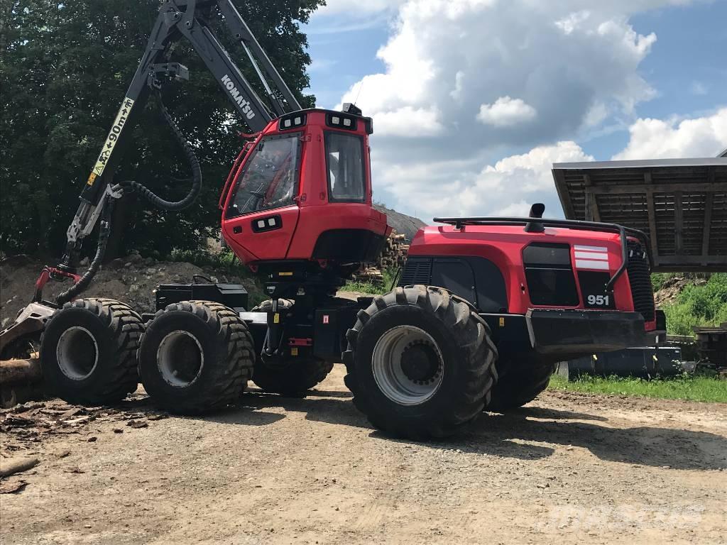 Komatsu 951 Харвестери